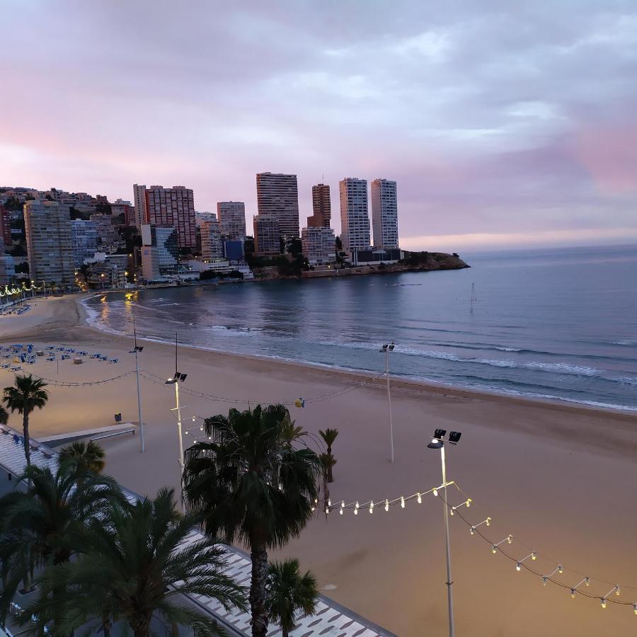 Luminoso Apartamento En Primera Linea De Playa Benidorm Eksteriør bilde