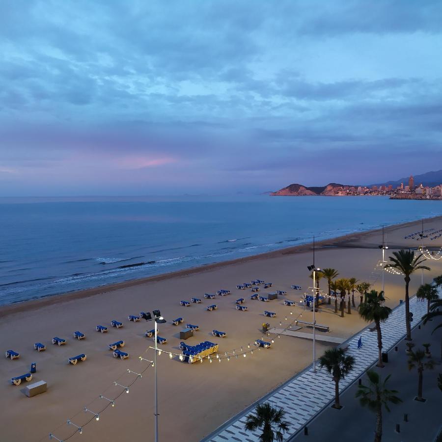 Luminoso Apartamento En Primera Linea De Playa Benidorm Eksteriør bilde