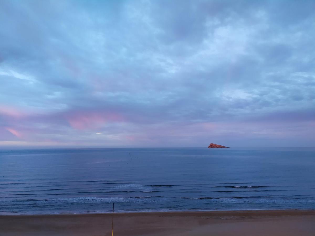 Luminoso Apartamento En Primera Linea De Playa Benidorm Eksteriør bilde